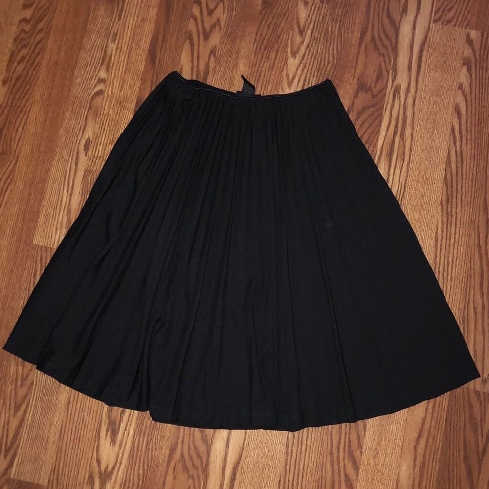 The Limited black pleated skirt size L